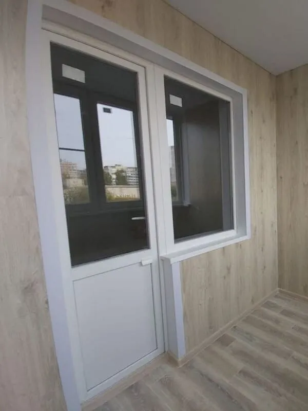 Тёплый балконный блок Veka: фотография проекта 1 из 3