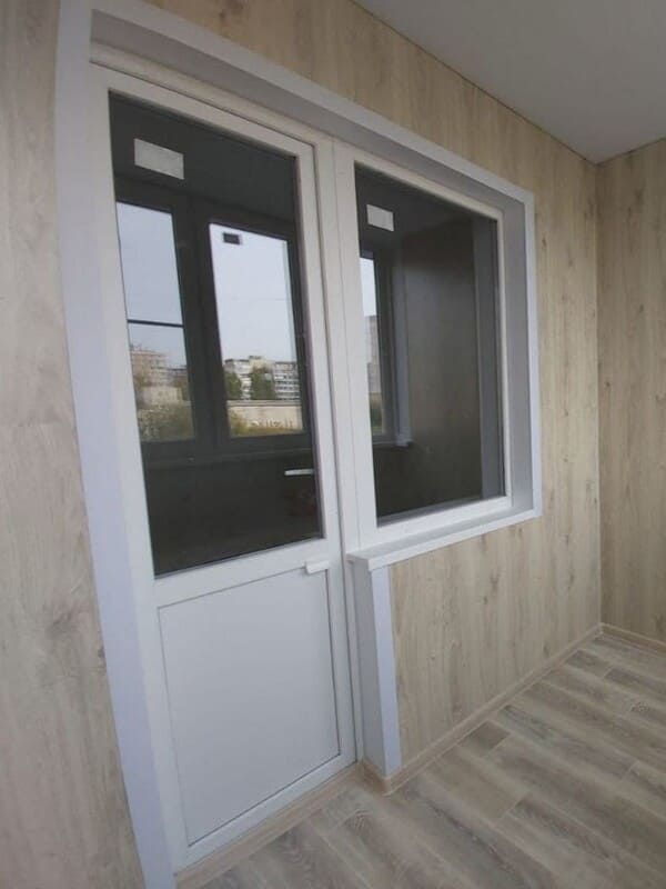 Тёплый балконный блок Veka: фотография проекта 1 из 3